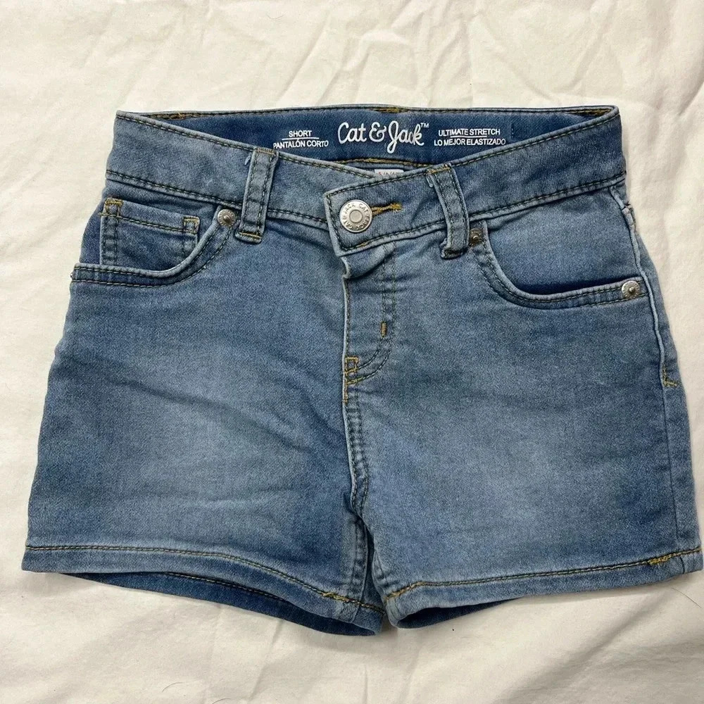 Cat & Jack kids blue jean shorts 6/6x